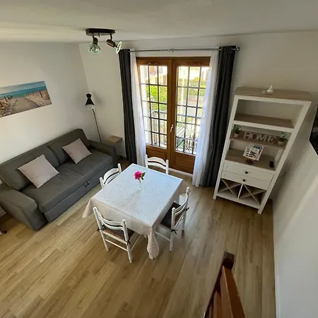 Bord De Chez Marie Apartment